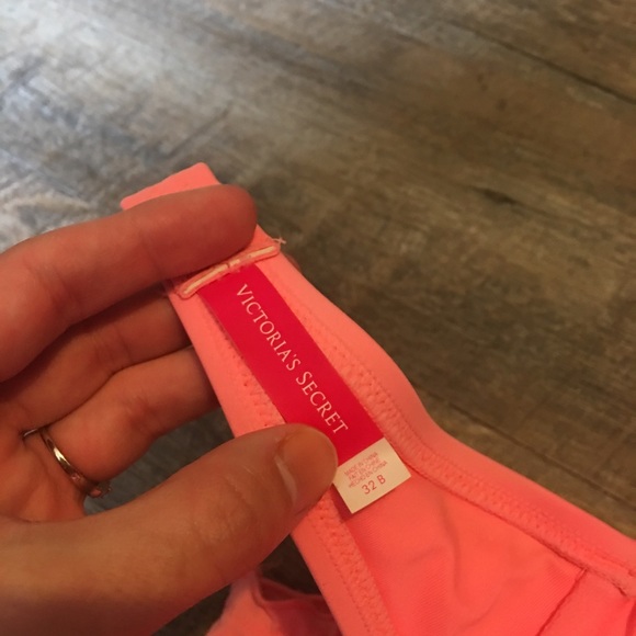 ✖️Victoria’s Secret Strapless Bikini Swim Set✖️ - Picture 4 of 8